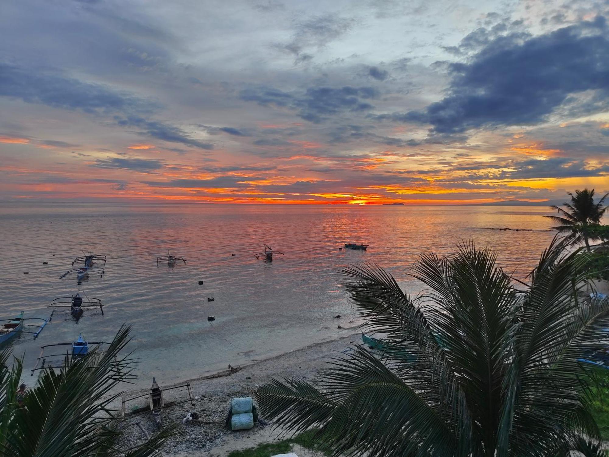 Kobe'S Beachfront Haven Siquijor Δωμάτιο φωτογραφία