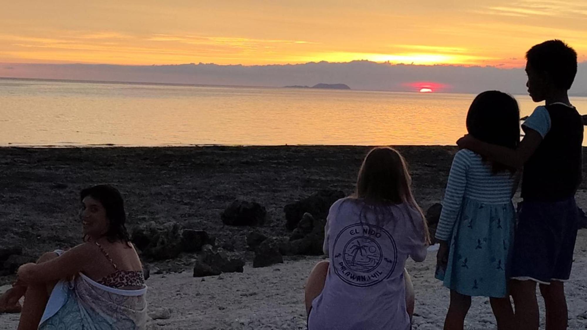 Kobe'S Beachfront Haven Siquijor Εξωτερικό φωτογραφία